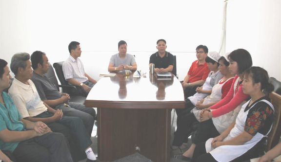 正睿老師、維杰管理干部召開調研座談會