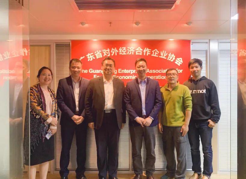 2 月 10 日 廣東省對外經(jīng)濟合作企業(yè)協(xié)會駐莫斯科代表處首席代表&俄羅斯粵商會會長孫繼業(yè)、秘書長于超先、秘書長李欽武、正睿咨詢集團商業(yè)服務(wù)中心總經(jīng)理武文盛（左3）、項目總監(jiān)譚懿（左2）合影