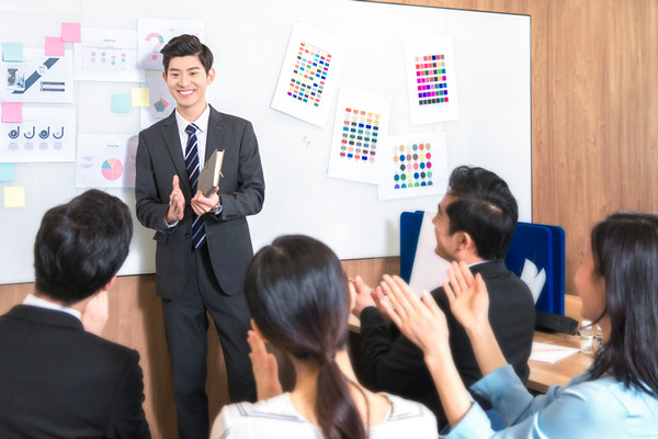 如何加強集團內(nèi)部信息溝通促進團隊協(xié)作？