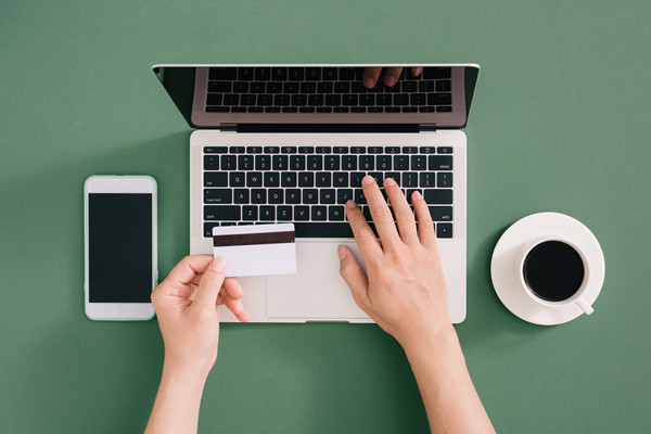 分析行業(yè)薪酬數(shù)據(jù)，制定更具競爭力的薪酬方案