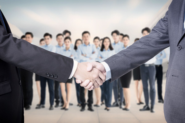 戰(zhàn)略轉(zhuǎn)型：再造競(jìng)爭(zhēng)優(yōu)勢(shì)，開(kāi)拓新局面