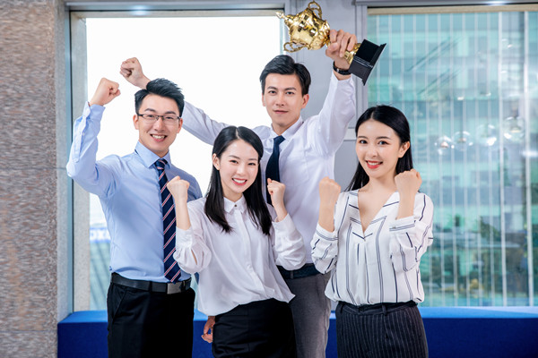 優(yōu)化組織內(nèi)部協(xié)同與溝通機(jī)制，提高組織效率和執(zhí)行力