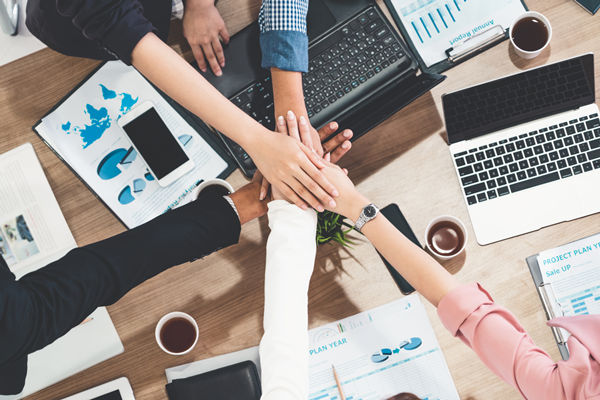 員工薪酬的確定與評(píng)估：公平、激勵(lì)與績(jī)效的結(jié)合