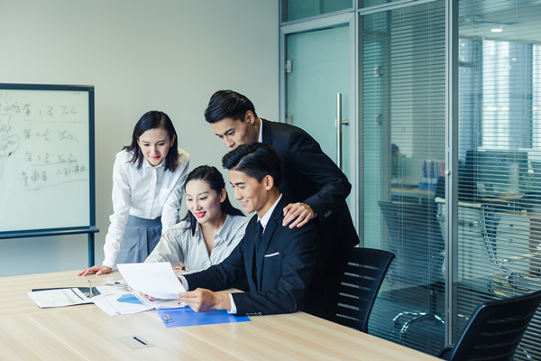 績效管理：應對變革挑戰(zhàn)，推動組織變革成功