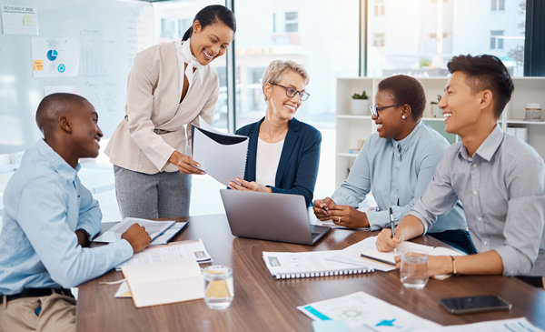 多元化與包容性：構(gòu)建多元人才隊(duì)伍，推動(dòng)組織創(chuàng)新