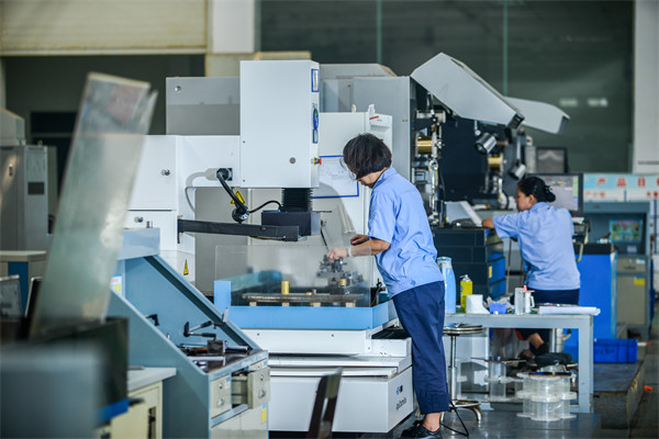 制造業(yè)管理新策略，引領(lǐng)企業(yè)高效運(yùn)營，提升競爭力