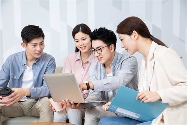 薪酬與員工發(fā)展：促進(jìn)員工成長，提高工作動力