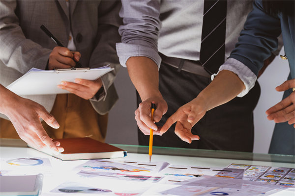 績(jī)效溝通：建立良好溝通，促進(jìn)績(jī)效提升