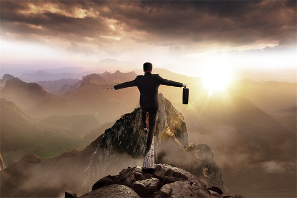 風(fēng)險(xiǎn)防范：構(gòu)建全面風(fēng)險(xiǎn)管理體系，保障企業(yè)穩(wěn)健發(fā)展