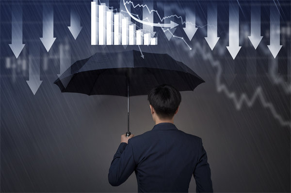 強(qiáng)化集團(tuán)風(fēng)險(xiǎn)防控，確保穩(wěn)健運(yùn)營(yíng)，守護(hù)企業(yè)安全