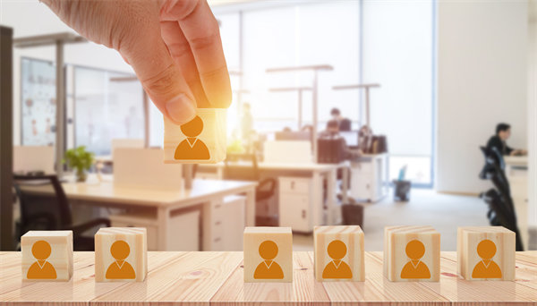 人才挖掘與選拔：全面評(píng)估候選人能力，選拔優(yōu)秀人才