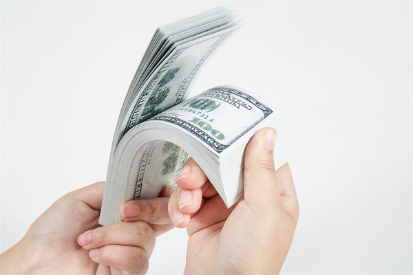 薪酬體系優(yōu)化：降低成本，提升員工滿意度