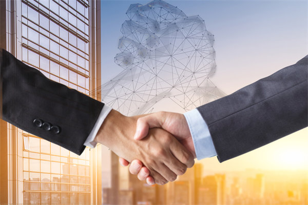 如何根據(jù)企業(yè)戰(zhàn)略調(diào)整組織架構(gòu)以支持未來發(fā)展？