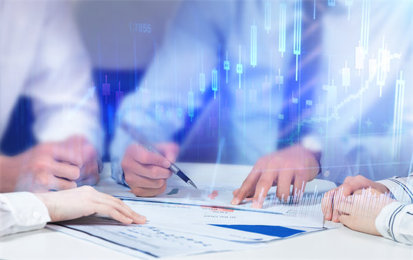 如何在快速變化的市場中精準(zhǔn)定位企業(yè)戰(zhàn)略方向？