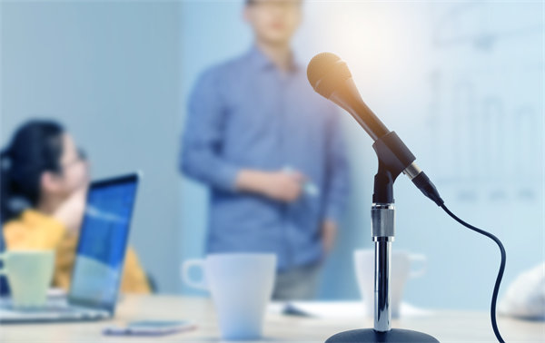 企業(yè)文化如何深度融合HR管理，增強(qiáng)團(tuán)隊凝聚力？