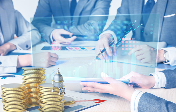 年度計劃中，如何量化評估風(fēng)險與應(yīng)對策略？