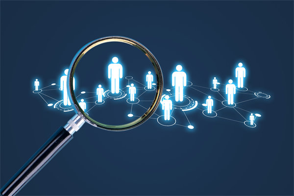 如何平衡長(zhǎng)期戰(zhàn)略規(guī)劃與短期預(yù)算目標(biāo)的矛盾與沖突？