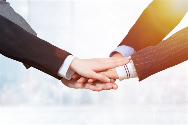 長期激勵與短期薪酬如何平衡，吸引并留住關(guān)鍵人才？