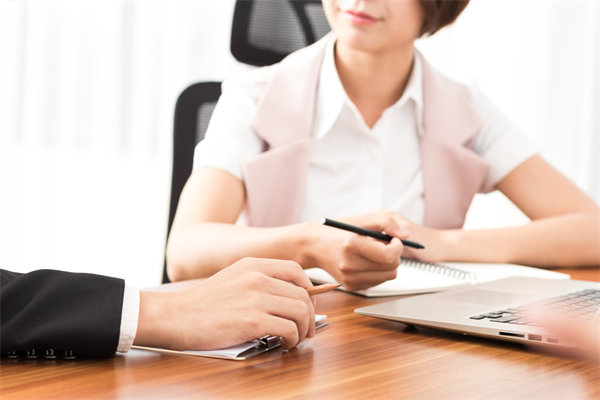 如何平衡員工工作與生活的界限，增強(qiáng)工作滿意度？