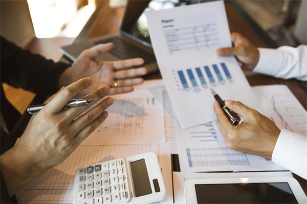 薪酬結(jié)構(gòu)如何平衡固定與浮動部分，激勵員工績效？