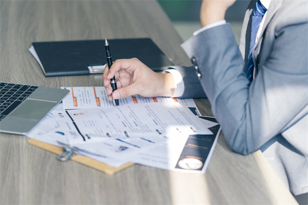 企業(yè)在招聘過(guò)程中，如何確保公平性與多樣性并存？