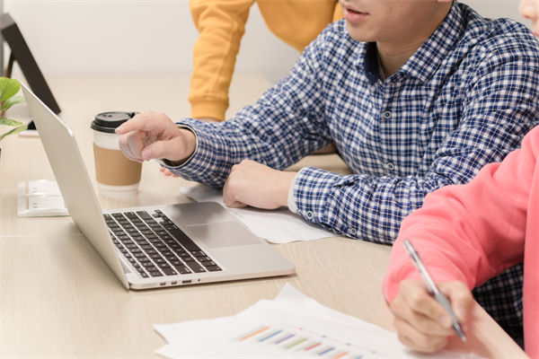 胖東來珠寶員工年薪從未低于20萬，對(duì)企業(yè)人資的啟發(fā)