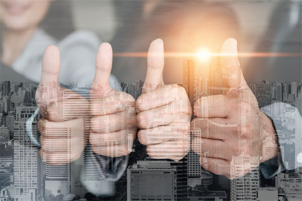 薪酬管理中，如何考慮員工個人發(fā)展，實現(xiàn)長期激勵？