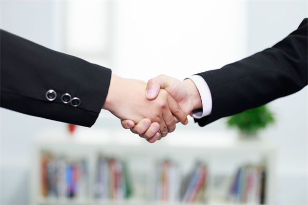 如何通過(guò)人力資源管理提升企業(yè)核心競(jìng)爭(zhēng)力？