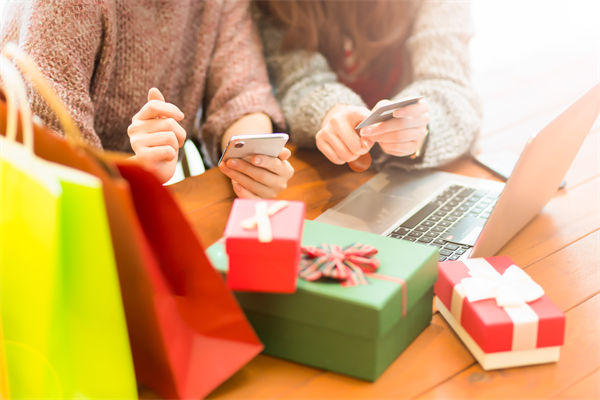 品牌戰(zhàn)略管理中，如何有效應(yīng)對(duì)市場(chǎng)變化與消費(fèi)者需求？