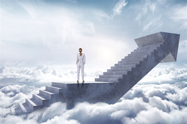 在年度經(jīng)營計劃中，如何設定既實際又挑戰(zhàn)性的目標？