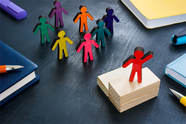 跨文化管理難題：集團(tuán)管控如何應(yīng)對(duì)全球化挑戰(zhàn)？