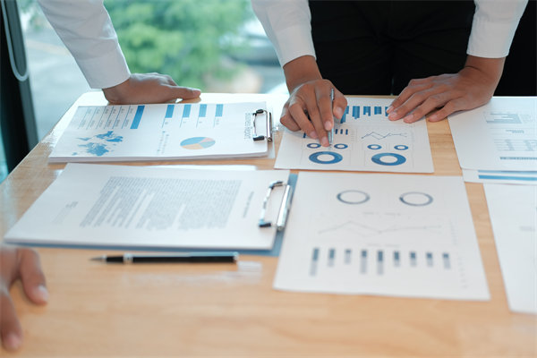 在薪酬績效管理中，如何融入員工個人發(fā)展計劃？