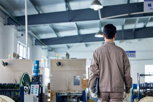 精益生產(chǎn)中的持續(xù)改善理念如何在實(shí)際工作中得到落實(shí)？