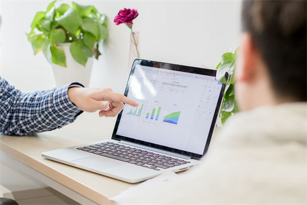 多家企業(yè)開始反內(nèi)卷：不準(zhǔn)加班，對(duì)企業(yè)績(jī)效管理的啟示