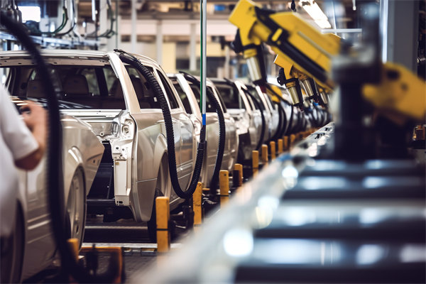 在精益生產(chǎn)過程中，如何有效識別并解決生產(chǎn)瓶頸問題？