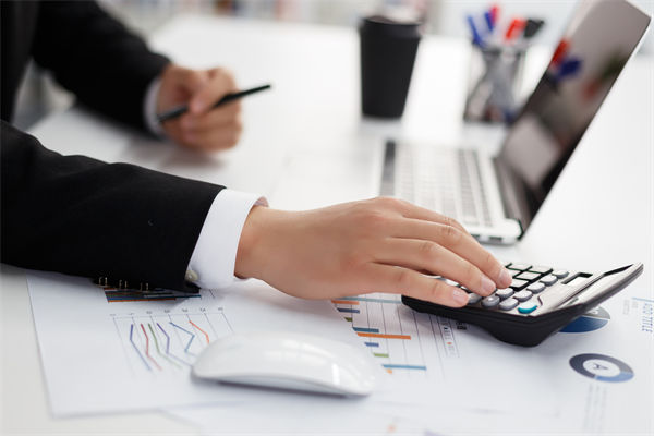 薪酬保密惹爭(zhēng)議，透明化管理能否化解員工信任危機(jī)？