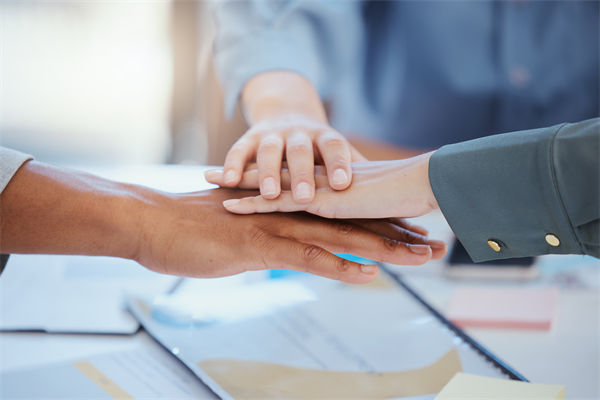 跨文化管理對企業(yè)全球化戰(zhàn)略實(shí)施的影響及應(yīng)對策略？