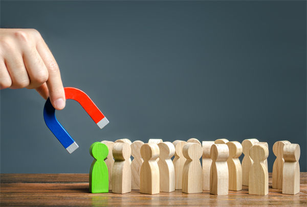 行業(yè)薪酬競(jìng)爭(zhēng)激烈，企業(yè)怎樣優(yōu)化薪酬吸引頂尖人才？