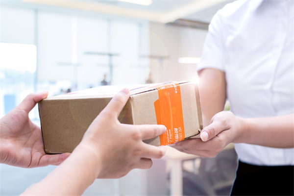 快遞員入職京東13年工資共100多萬，對其他企業(yè)有何啟示？