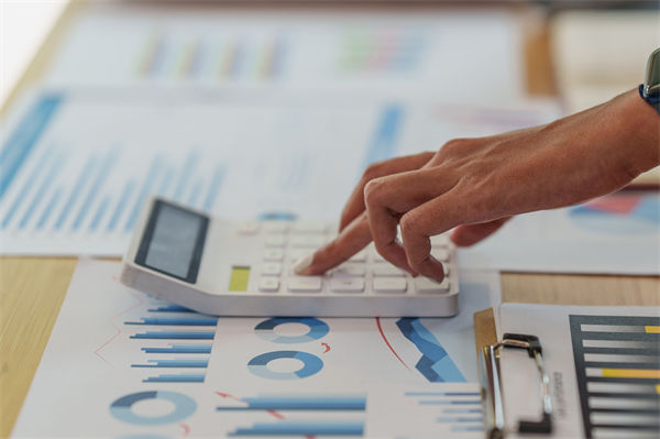 執(zhí)行與預(yù)算嚴(yán)重脫節(jié)，企業(yè)如何構(gòu)建動(dòng)態(tài)監(jiān)控與調(diào)整機(jī)制？