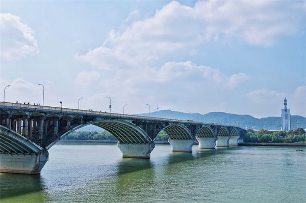 長沙湘江特大橋突發(fā)大火，組織規(guī)劃管理有何啟示？