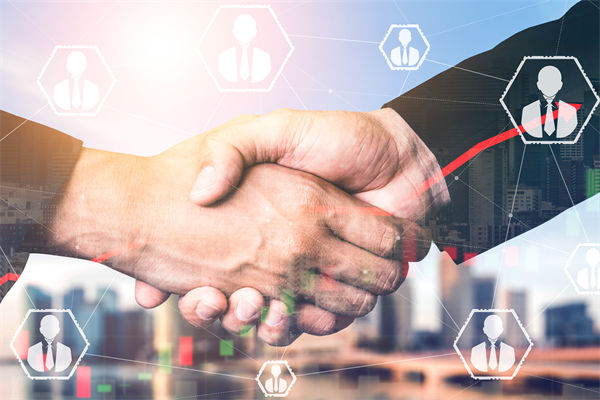 青島一環(huán)衛(wèi)工將垃圾掃進(jìn)大海被開除