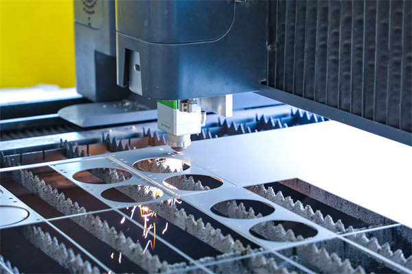 制造業(yè)管理咨詢公司，如何幫助企業(yè)應對市場波動？